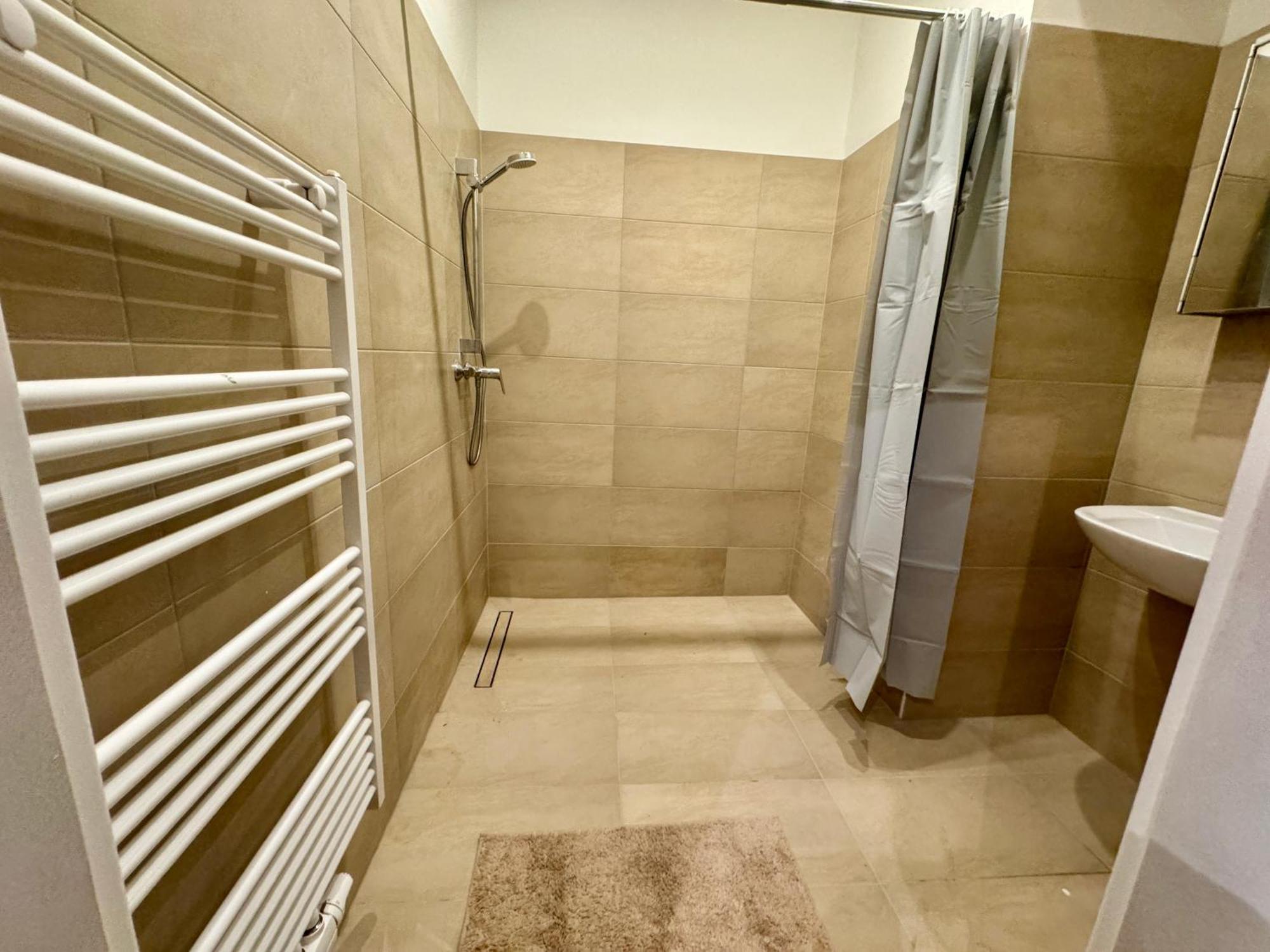 Spacious Apartment - 15 Min To Center Βιέννη Εξωτερικό φωτογραφία